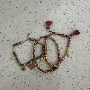 Women’s Elegant Beaded Bracelet Set in Gold Blue  Pink